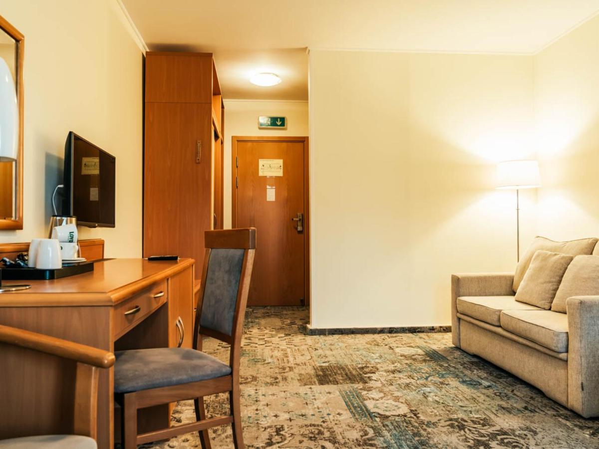 Hotel Mragowo Resort&Spa ภายนอก รูปภาพ